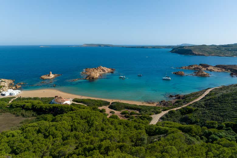 La jolie plage de Cala Pregonda, parfaite pour une baignade