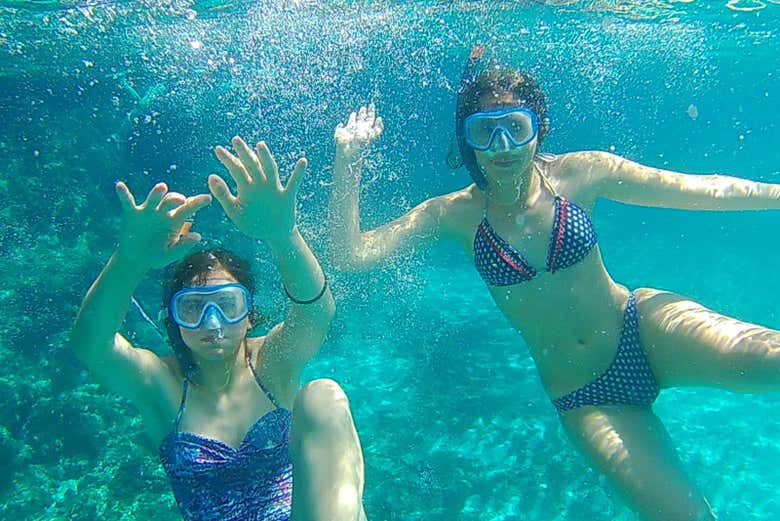 Practicando snorkel en Menorca