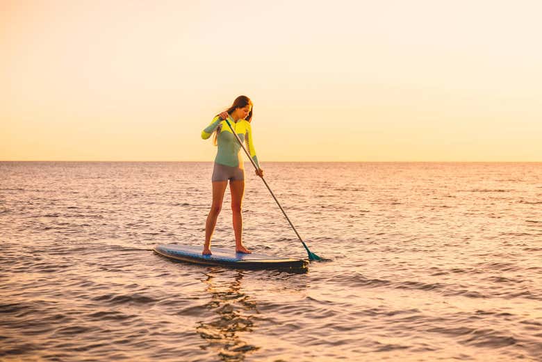 Paddle surf