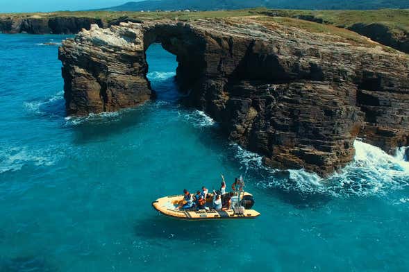 Giro in motoscafo alla spiaggia di Las Catedrales