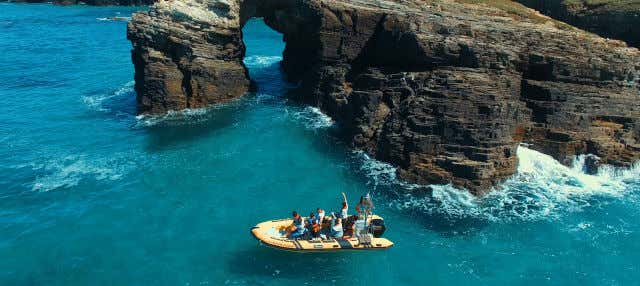 Paseo en lancha por la playa de Las Catedrales