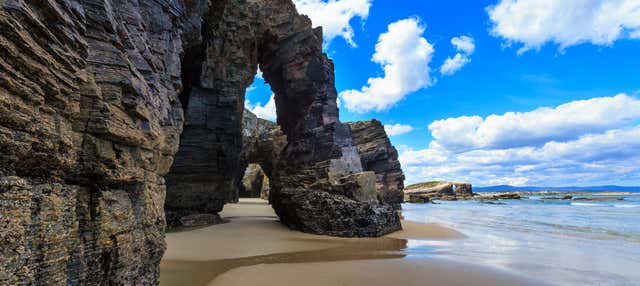 Paseo en lancha por la playa de Las Catedrales y Rinlo