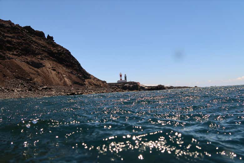 Contemplez le phare de Fuencaliente depuis la mer