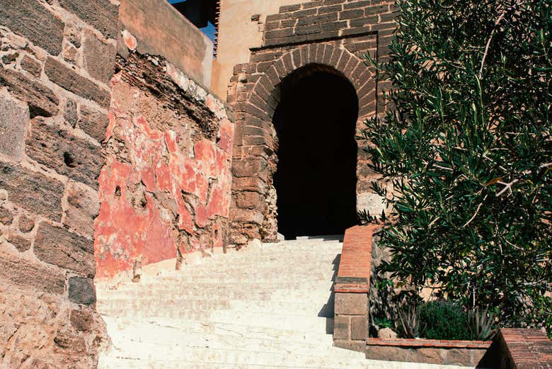 L'ingresso del castello di Álora