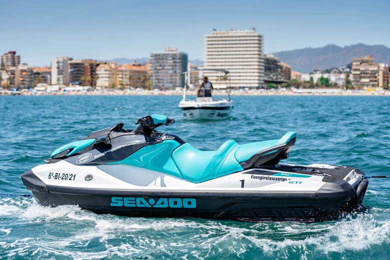 Vous piloterez des jet skis modernes