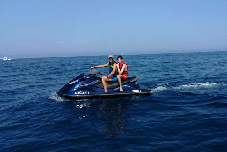 Disfrutando de las motos de agua