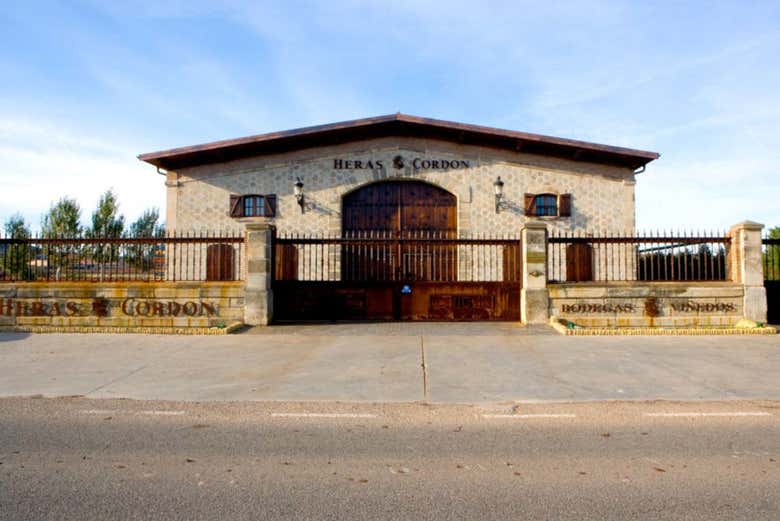 Entrada a la bodega Heras Cordón