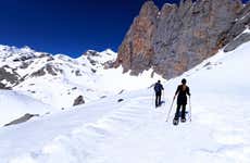 Paseo privado con raquetas de nieve por los Picos de Europa