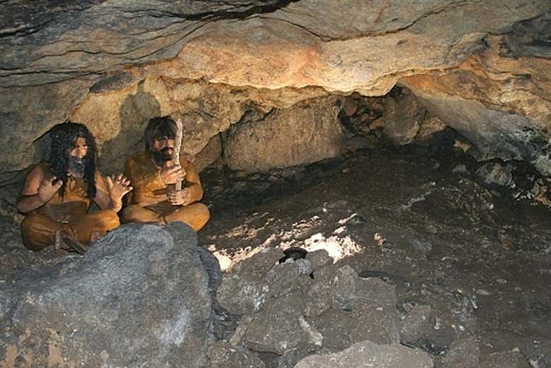Interior da Cueva del Agua
