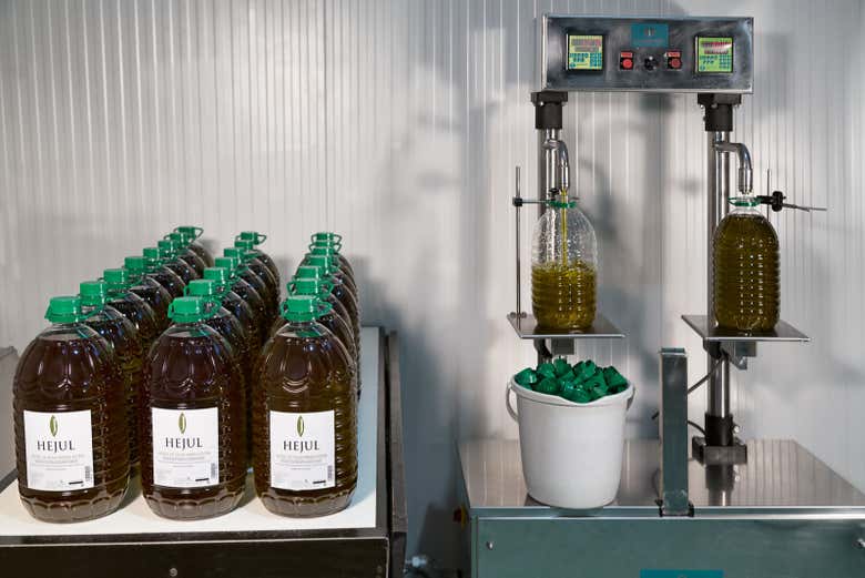 Étape de mise en bouteille de l'huile