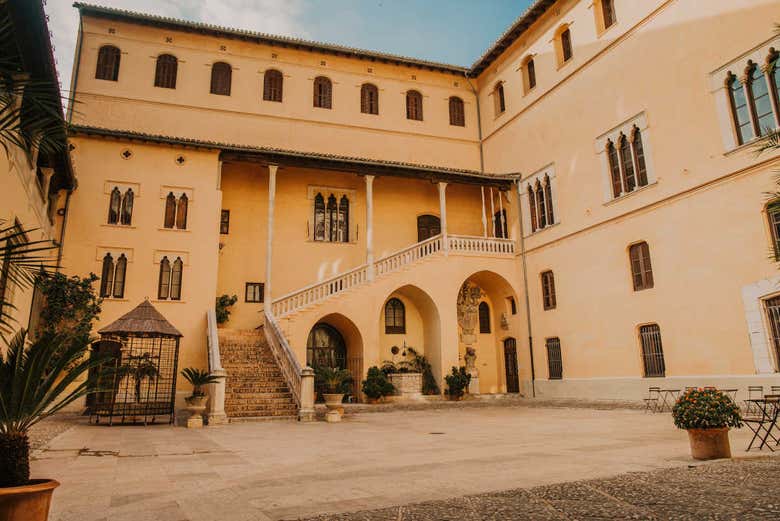 Patio de Armas