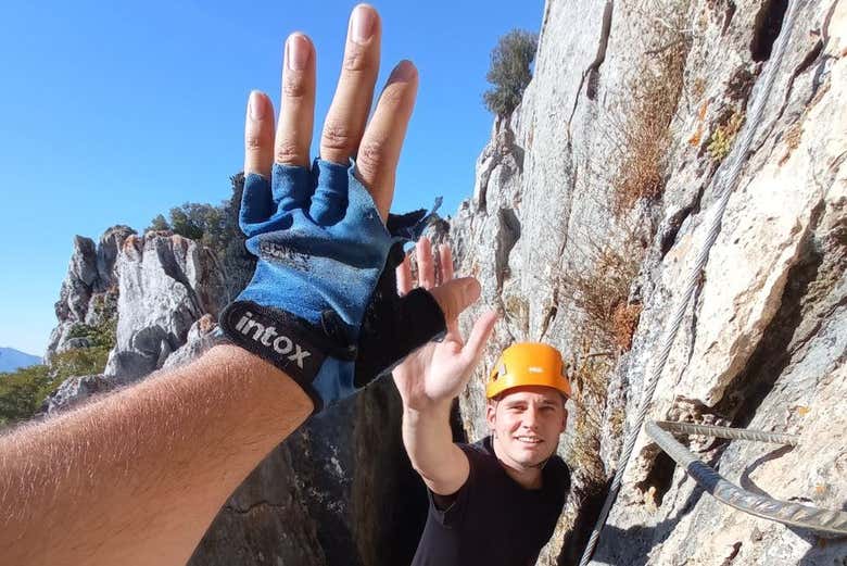 Celebrando a subida pela via ferrata de Benalauría