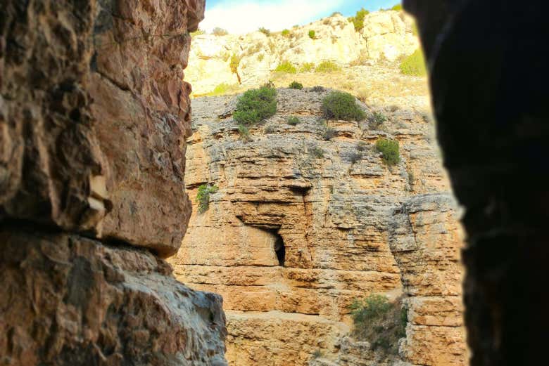 Vestígios do aqueduto romano de Albarracín