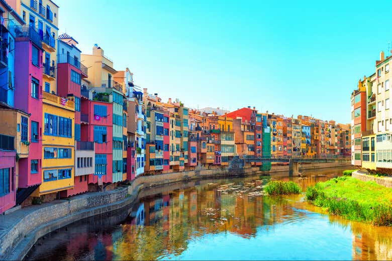 Você ficará encantado com as casas coloridas de Girona