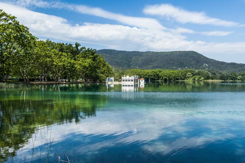 Bañolas lake