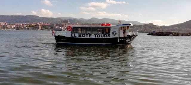 Paseo en barco por la Ría de Bilbao y la Bahía del Abra