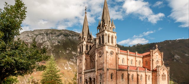 Excursión a Covadonga, Cangas de Onís y Lastres