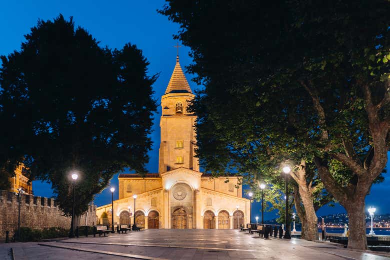 Fachada de la iglesia de San Pedro