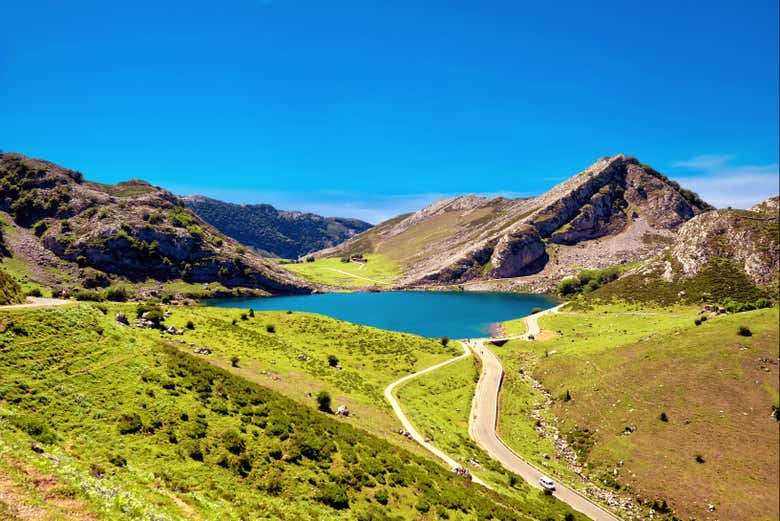 Vue panoramique sur le lac Enol