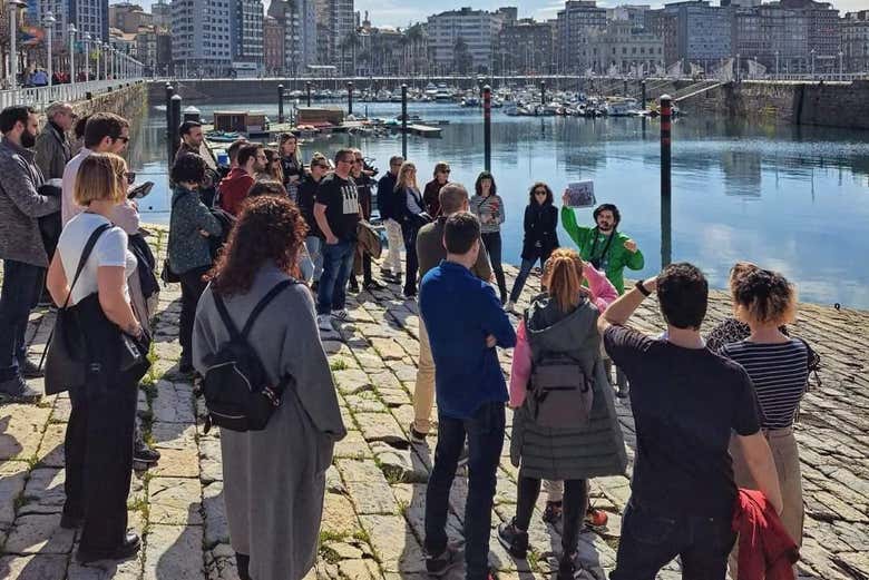 Contemplando el puerto pesquero de Gijón