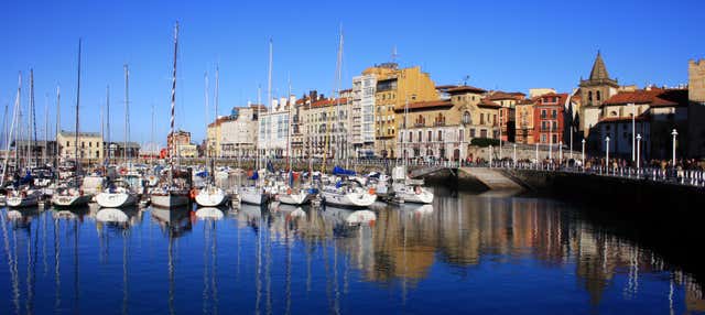 Paseo en lancha rápida por la costa de Gijón