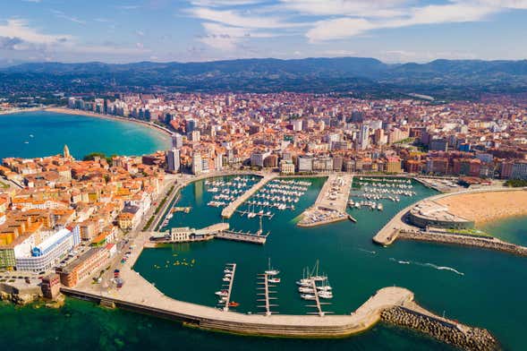 Voo de parapente por Gijón