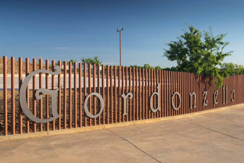 Entrance to the Gordonzello winery