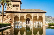 Visita guiada por la Alhambra y los Palacios Nazaríes en grupo reducido