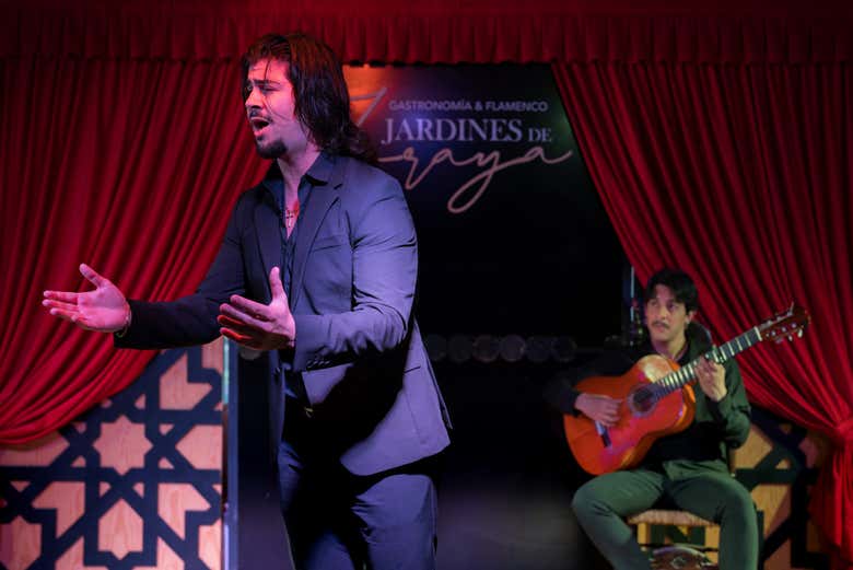 Cantando flamenco nei ardines de Zoraya