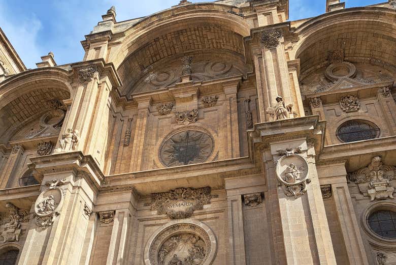 Admirez la cathédrale de Grenade