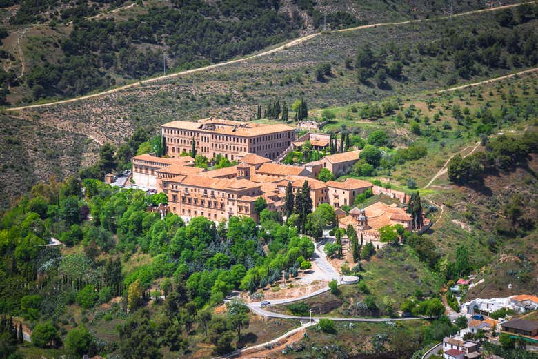 Use your Granada City Pass to see beautiful landmarks