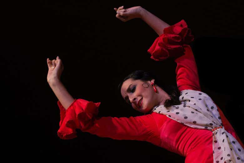 Um bailaora na gruta Zincalé