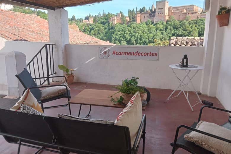 Vista dell'Alhambra da un carmen dell'Albayzín