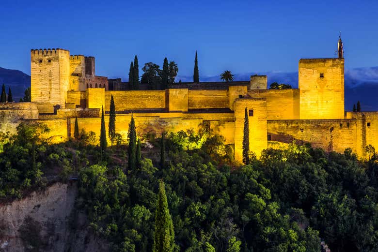See the ancient walls illuminated