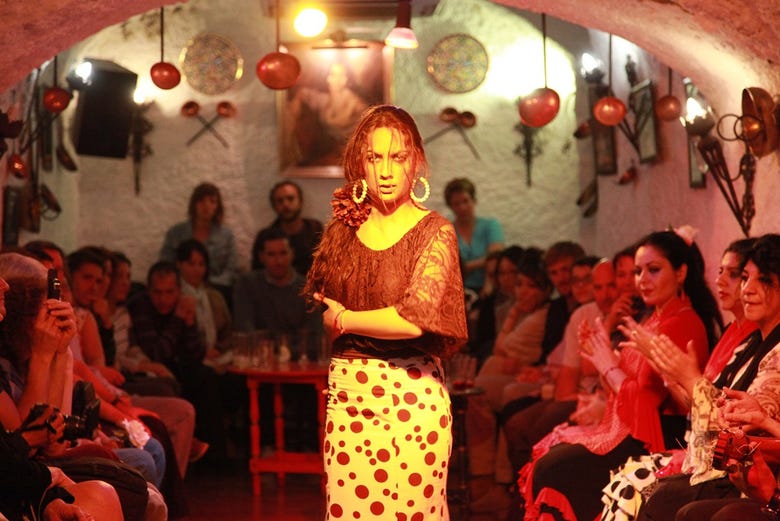Flamenco performance at Los Tarantos Cave