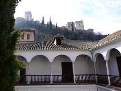 Vistas de la Alhambra desde el Museo Arqueológico