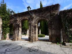 Arco en los jardines del Palacio de los Córdova