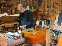 Taller artesanal de guitarras