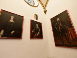 Retratos reales en la Casa de los Tiros