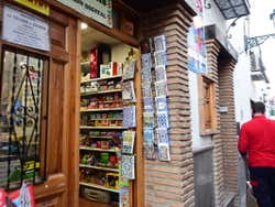 Tiendas en la Acera del Darro