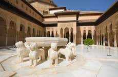 Visita guiada por la Alhambra y los Palacios Nazaríes con entradas
