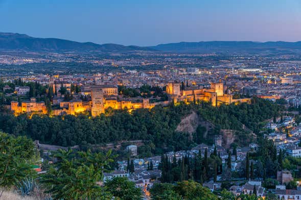 Tour serale dell'Alhambra e dei Palazzi Nasridi in piccoli gruppi