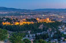 Tour nocturno por la Alhambra y los Palacios Nazaríes en grupo reducido