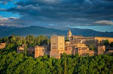 Alhambra + Nazareth Palaces Private Tour