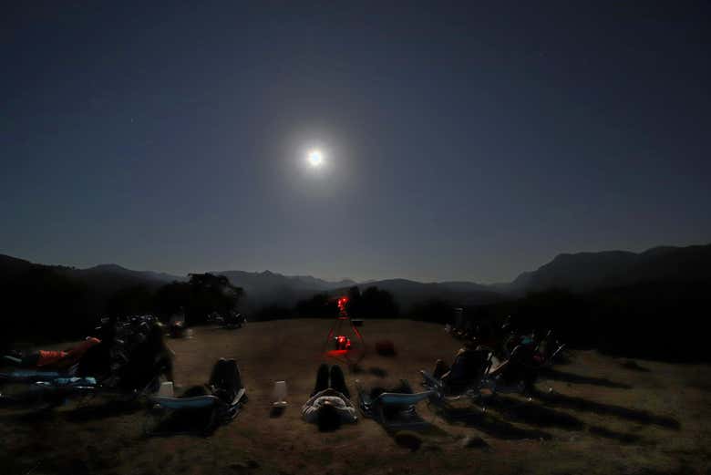 Contemplez la pleine lune