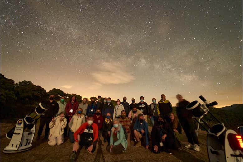 Photo de groupe pendant l'observation