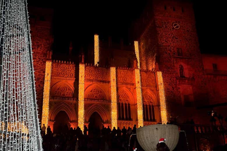 Mosteiro de Guadalupe iluminado