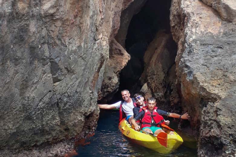 Visitando cuevas ocultas