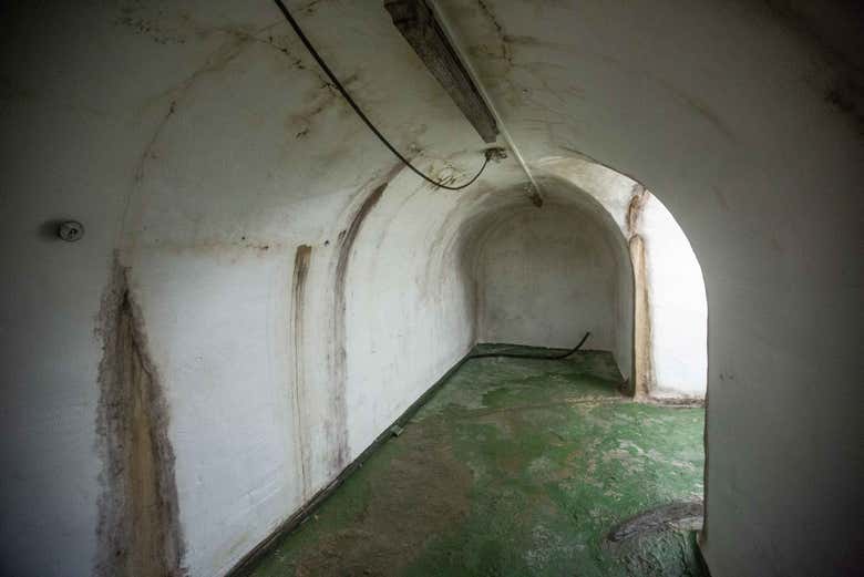 Visitando o interior de um dos abrigos