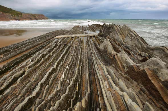 Excursión a los Flysch de Zumaia en barco